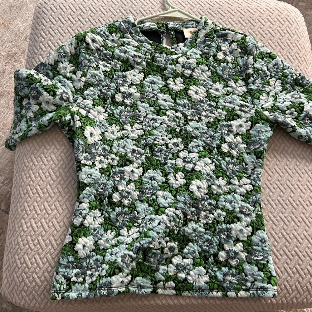 Anthropologie Floral Textured Short Sleeve Top in Green, White, Black